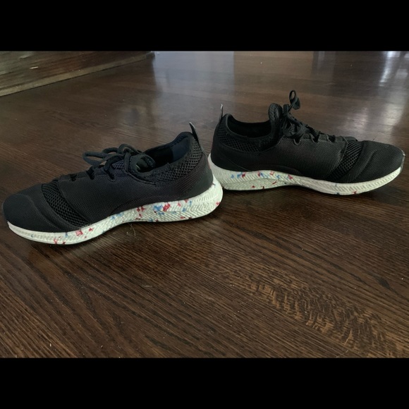 ASICS Trainers - size 6 - Picture 2 of 7